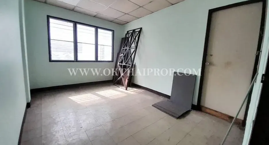 For sale 3 ベッドルーム townhouse in Pak Kret, Nonthaburi
