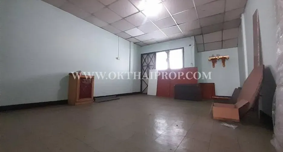 For sale 3 ベッドルーム townhouse in Pak Kret, Nonthaburi