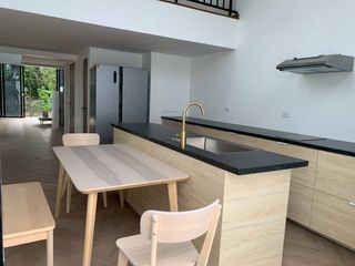 For sale そして for rent 3 ベッドルーム townhouse in Saphan Sung, Bangkok