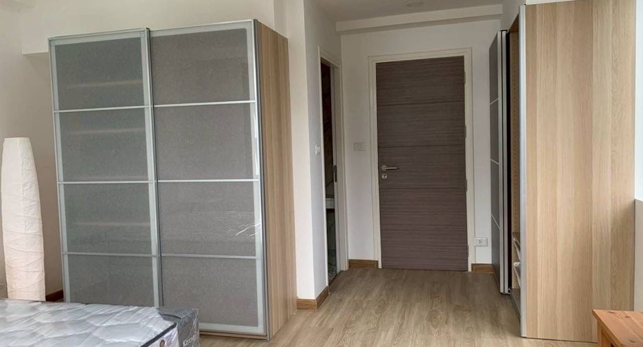 For sale and for rent 3 bedrooms townhouse in Saphan Sung, Bangkok