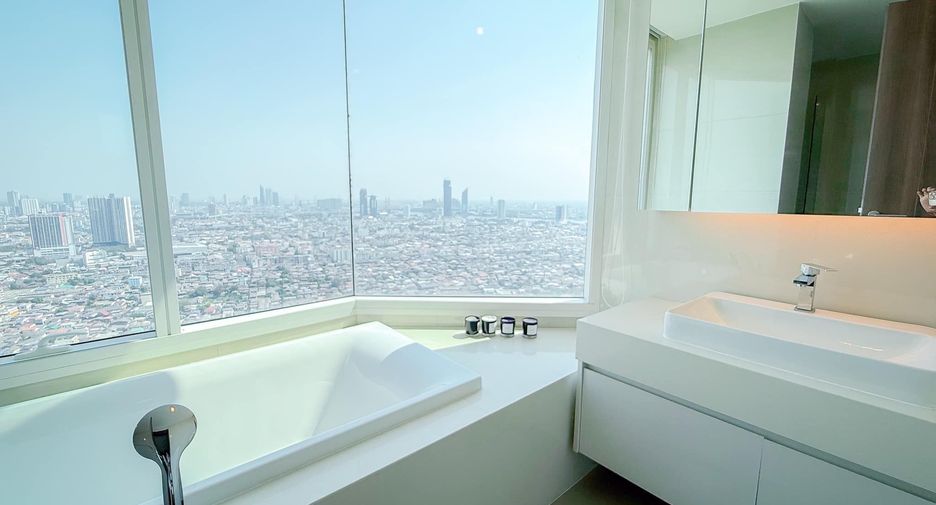 Condo en venta de 3 habitaciones en Bang Kho Laem, Bangkok