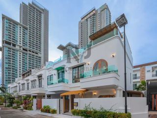 Casa en alquiler de 3 habitaciones en Bang Lamung, Chonburi
