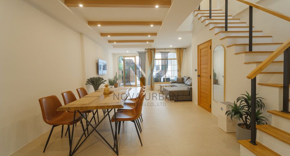 Casa en alquiler de 3 habitaciones en North Pattaya, Pattaya