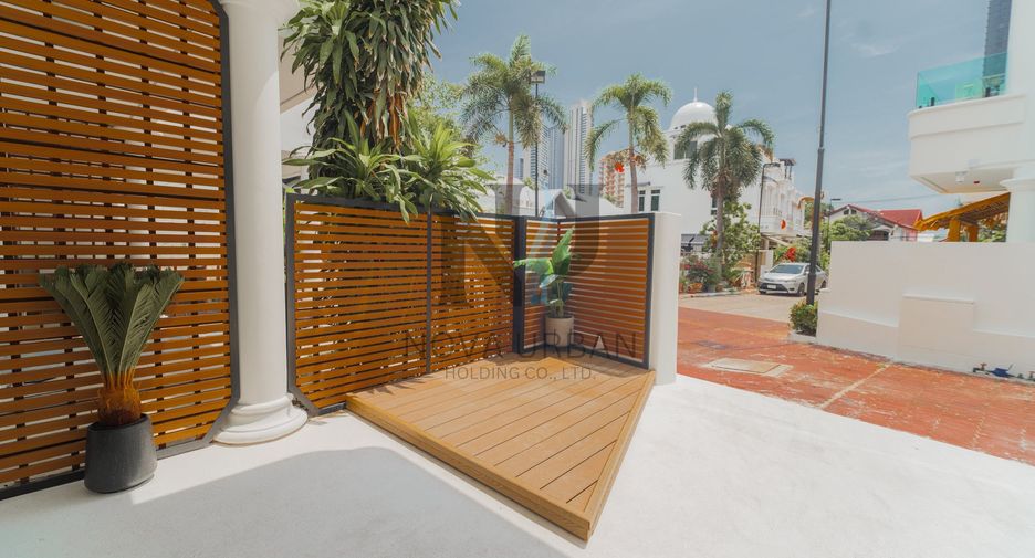 Casa en alquiler de 3 habitaciones en North Pattaya, Pattaya