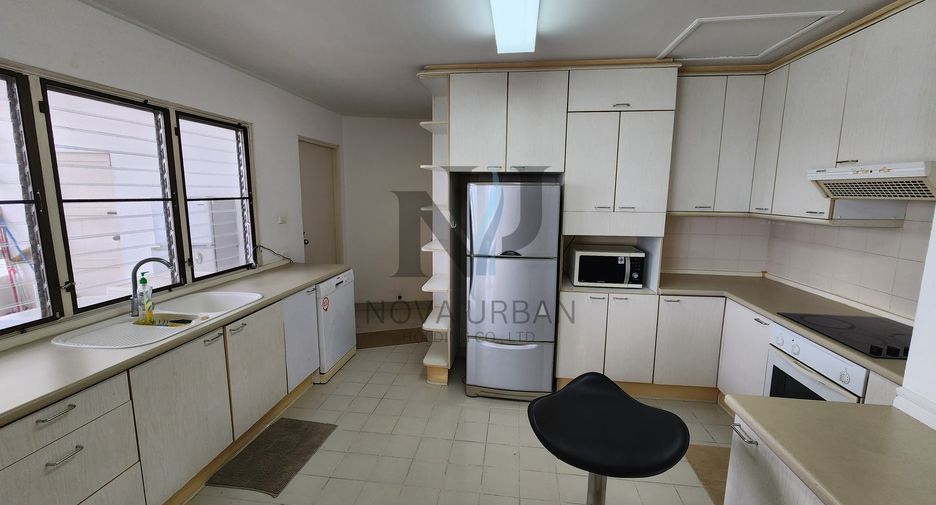 Condo en alquiler de 4 habitaciones en Pratumnak, Pattaya