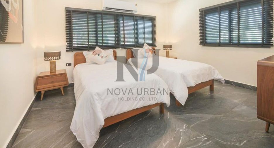 For sale 5 bedrooms villa in East Pattaya, Pattaya