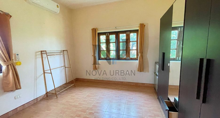 For rent and for sale 4 bedrooms house in East Pattaya, Pattaya