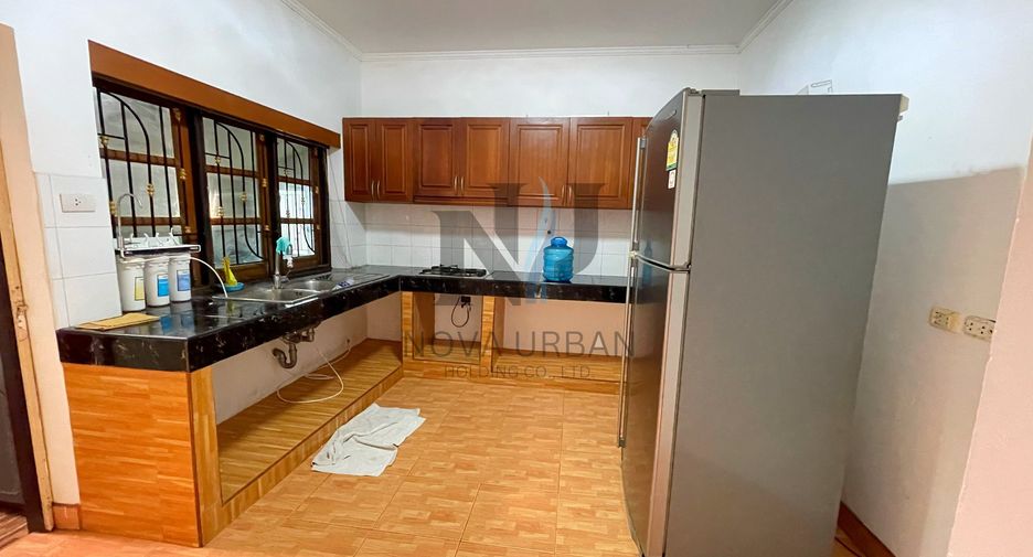 For rent and for sale 4 bedrooms house in East Pattaya, Pattaya