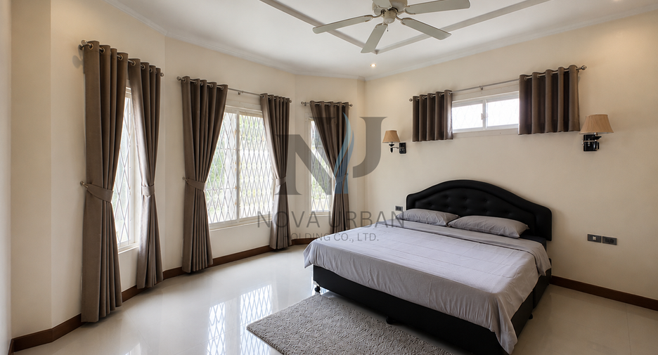 For sale and for rent 4 bedrooms villa in Bang Lamung, Chonburi