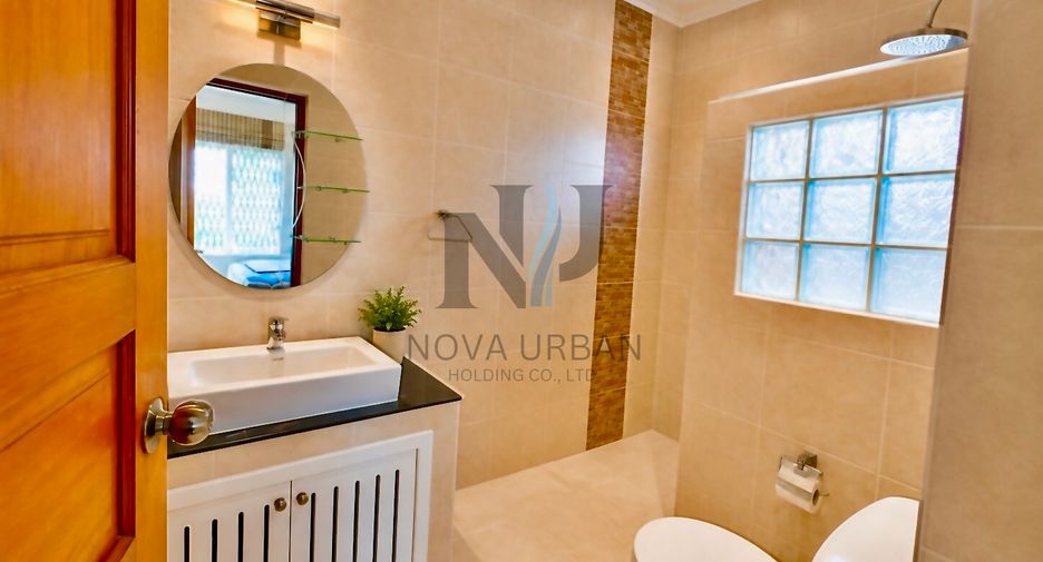 For sale and for rent 4 bedrooms villa in Bang Lamung, Chonburi