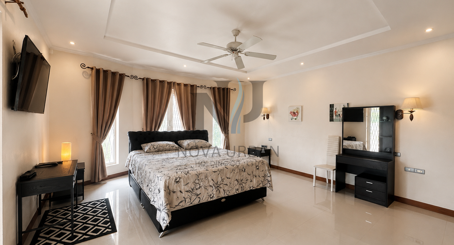 For sale and for rent 4 bedrooms villa in Bang Lamung, Chonburi