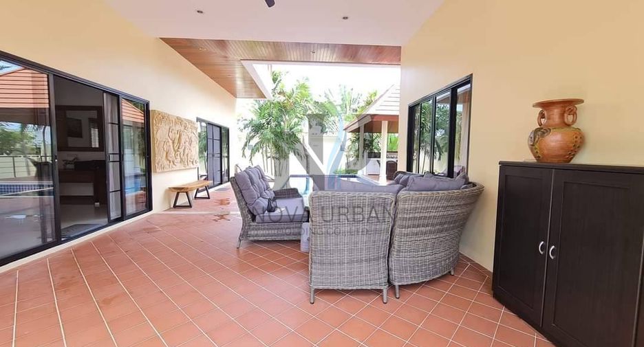 For sale 3 bedrooms villa in Bang Saray, Pattaya