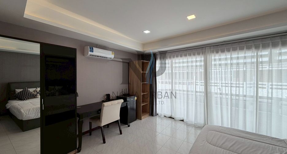 À louer 3 chambres maison de ville à Pratumnak, Pattaya