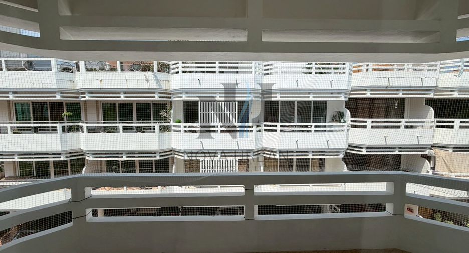 À louer 3 chambres maison de ville à Pratumnak, Pattaya