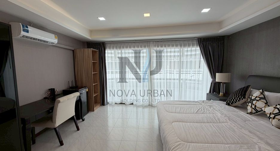À louer 3 chambres maison de ville à Pratumnak, Pattaya