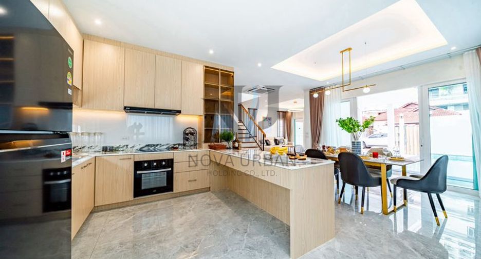 For sale 4 bedrooms villa in Jomtien, Pattaya