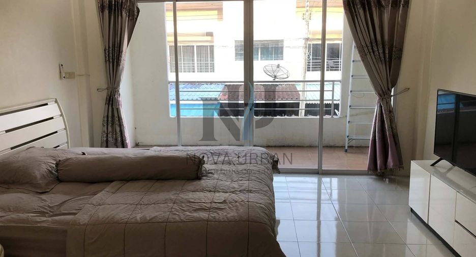 Casa adosada en venta de 2 habitaciones en Huay Yai, Pattaya
