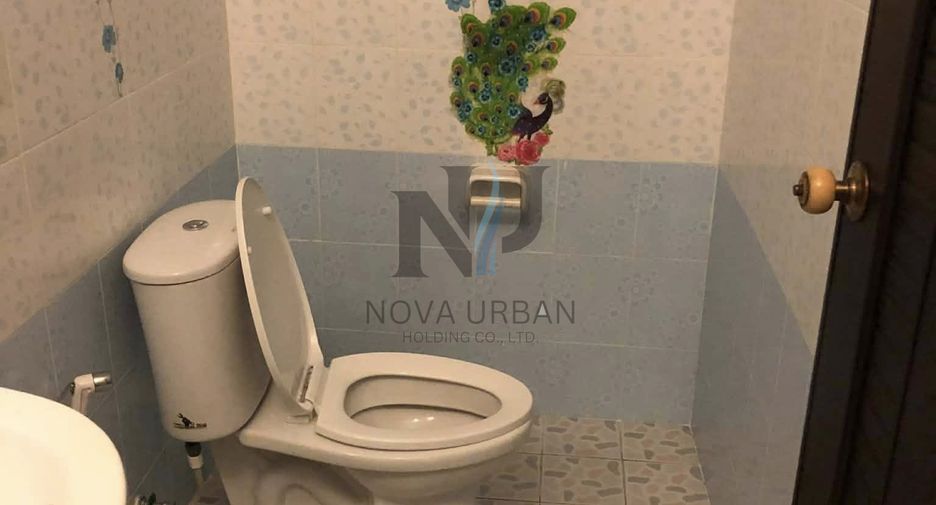 Casa adosada en venta de 2 habitaciones en Huay Yai, Pattaya
