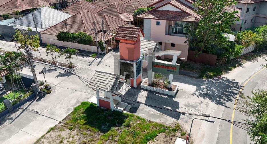 For rent and for sale 6 bedrooms villa in Jomtien, Pattaya