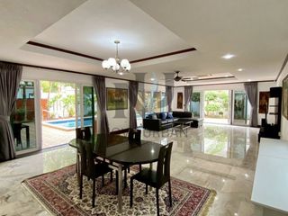 For rent 5 bedrooms villa in Bang Lamung, Chonburi