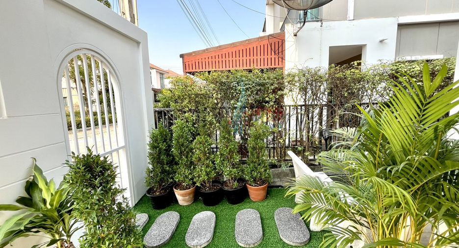 For rent 4 bedrooms house in East Pattaya, Pattaya
