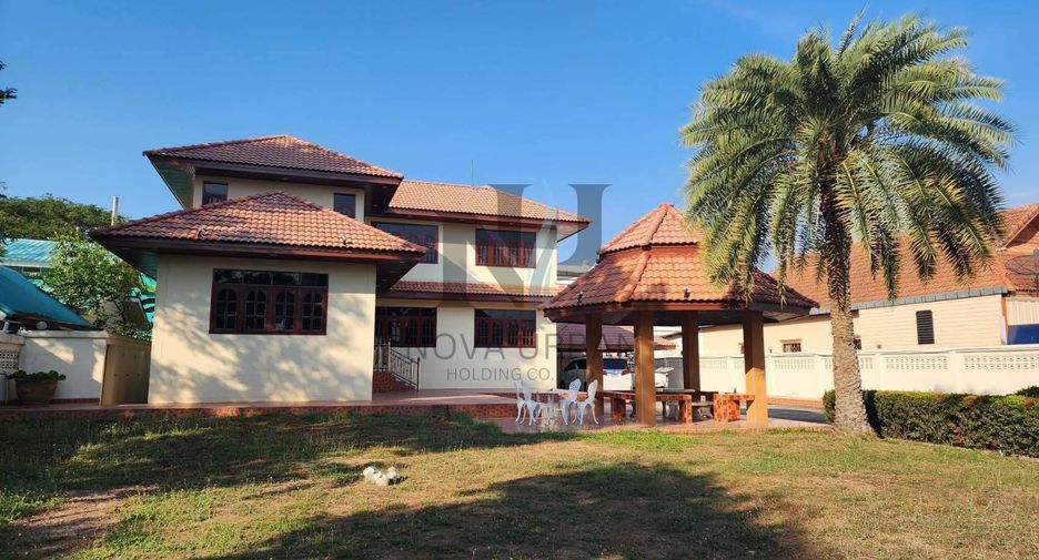 For rent 3 bedrooms house in East Pattaya, Pattaya