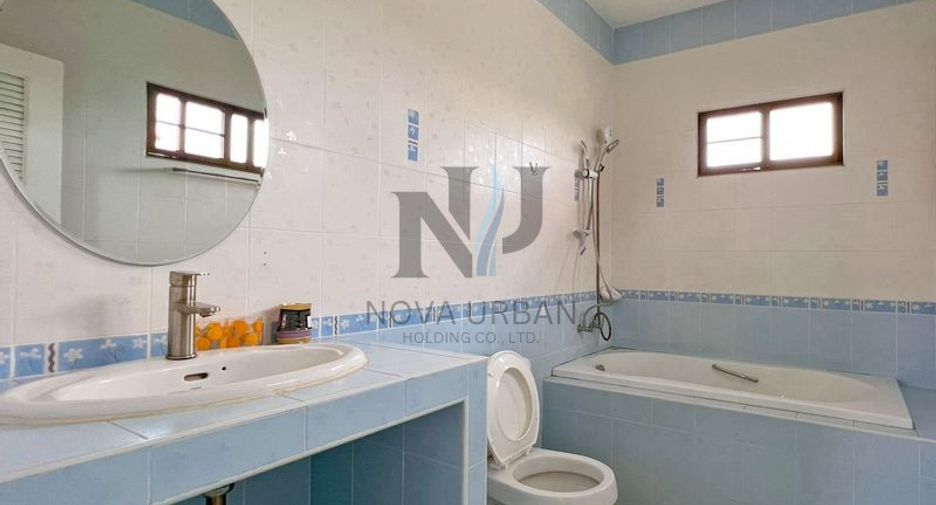 For sale 4 bedrooms house in Bang Lamung, Chonburi