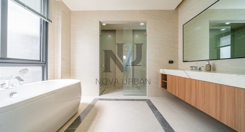 Casa en venta de 5 habitaciones en Bang Lamung, Chonburi