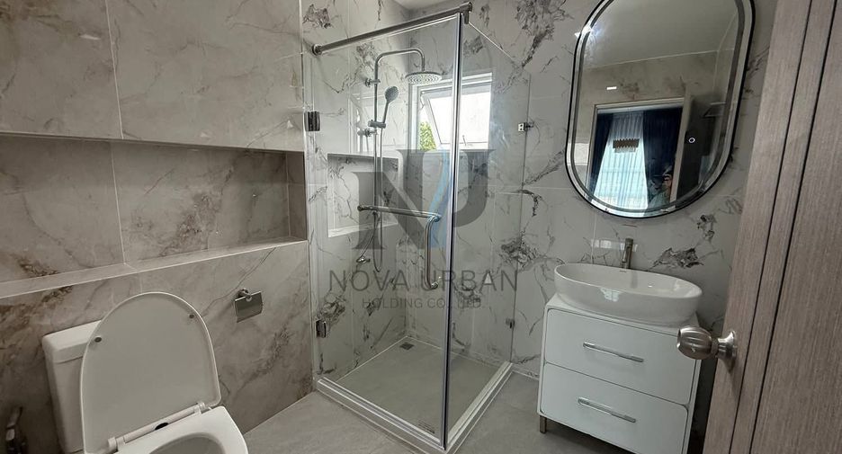 À vendre 5 chambres maison à Bang Lamung, Chonburi