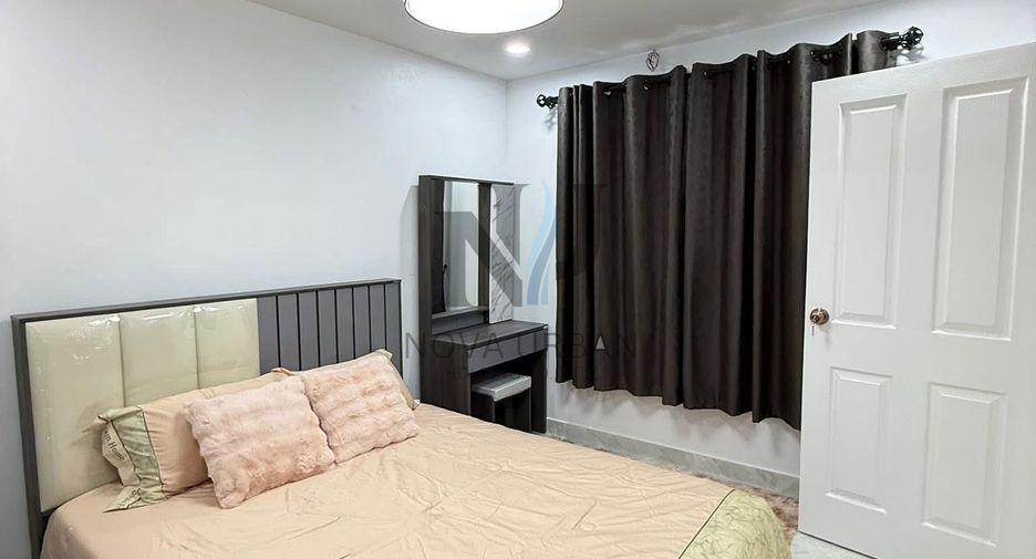 For sale 4 bedrooms house in Bang Lamung, Chonburi