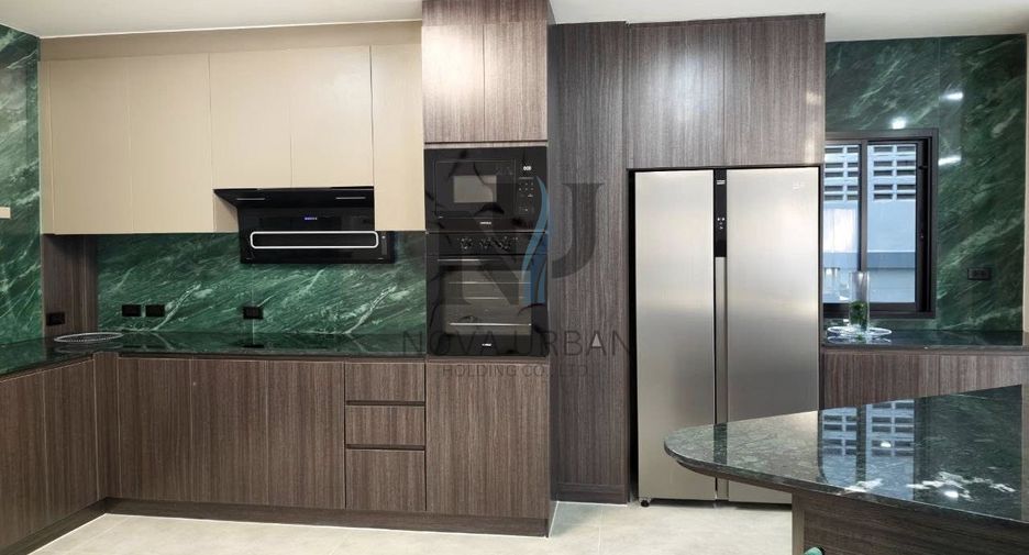 For sale 5 bedrooms house in Bang Lamung, Chonburi