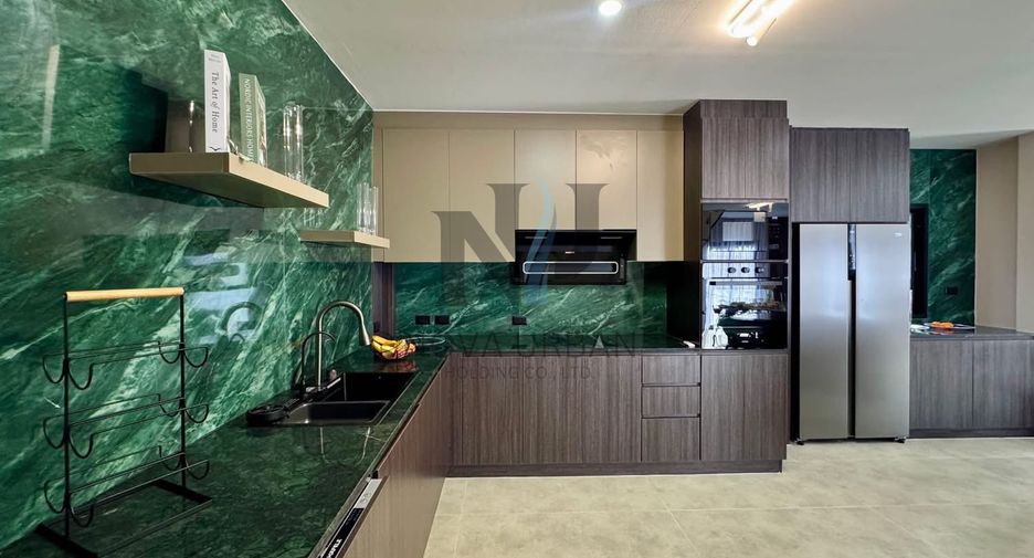 For sale 5 bedrooms house in Bang Lamung, Chonburi
