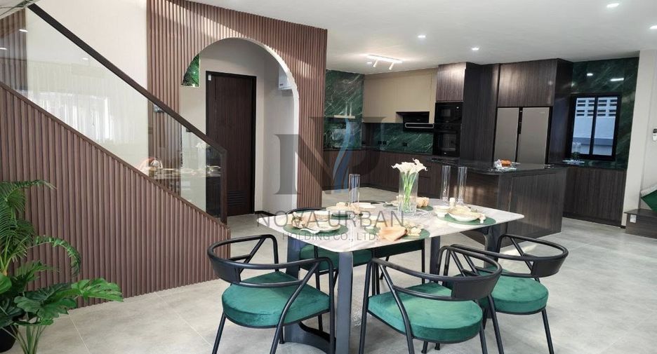 For sale 5 bedrooms house in Bang Lamung, Chonburi
