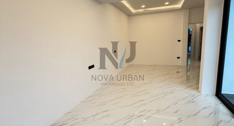 For sale 4 bedrooms townhouse in South Pattaya, Pattaya