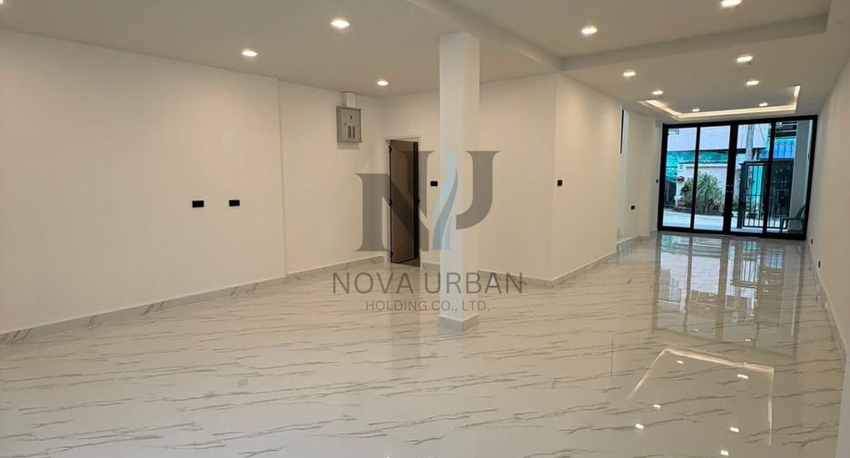For sale 4 bedrooms townhouse in South Pattaya, Pattaya