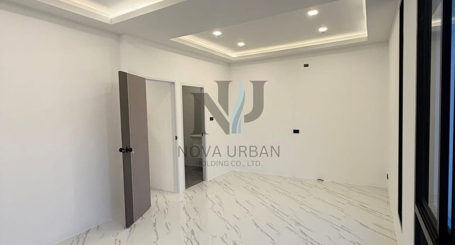 For sale 4 bedrooms townhouse in South Pattaya, Pattaya