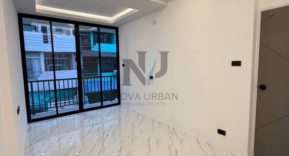 For sale 4 bedrooms townhouse in South Pattaya, Pattaya
