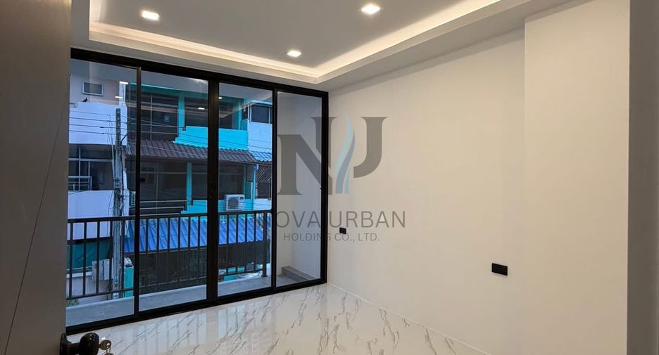 For sale 4 bedrooms townhouse in South Pattaya, Pattaya