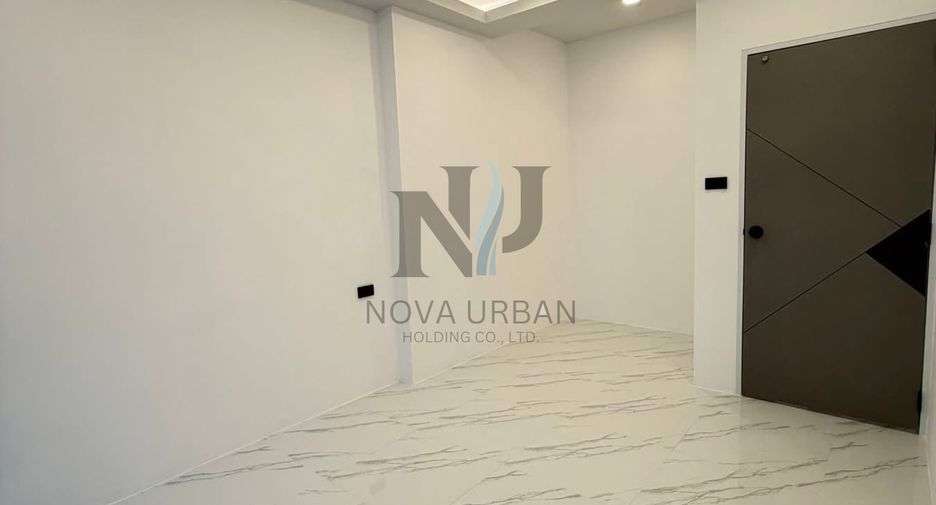 For sale 4 bedrooms townhouse in South Pattaya, Pattaya