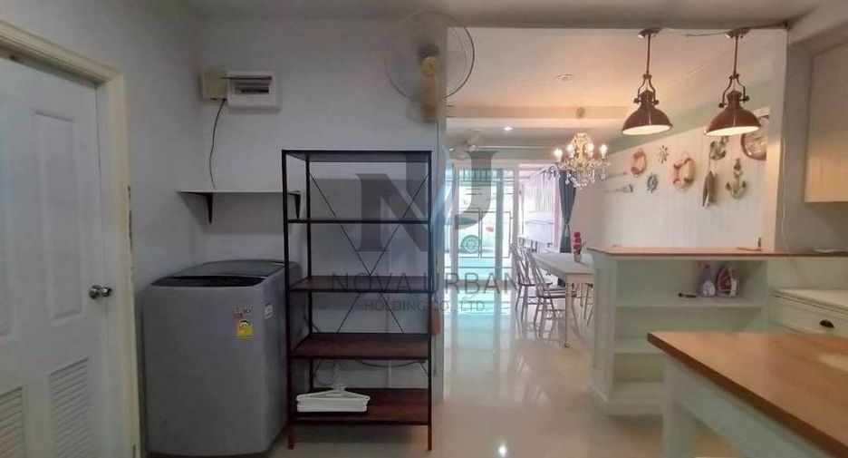 出租 3 卧室 联排别墅 在 Sattahip, Chon Buri