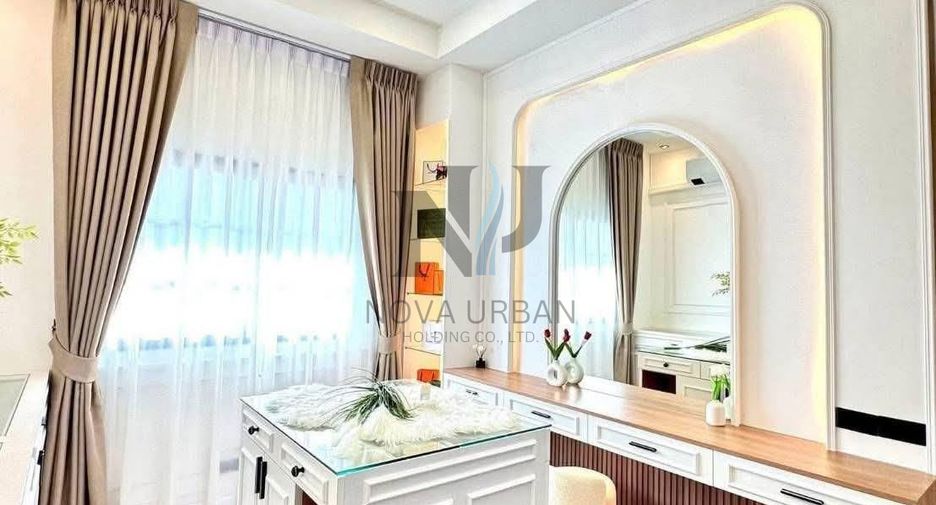 For sale 4 bedrooms house in Bang Lamung, Chonburi