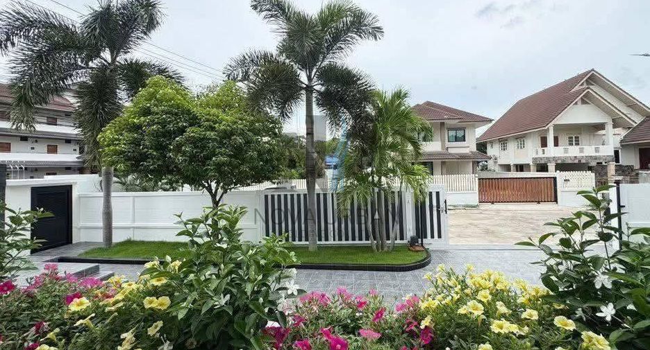 For sale 4 bedrooms house in Bang Lamung, Chonburi