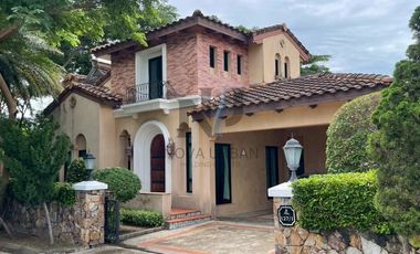 À louer 3 chambres villa à Huay Yai, Pattaya