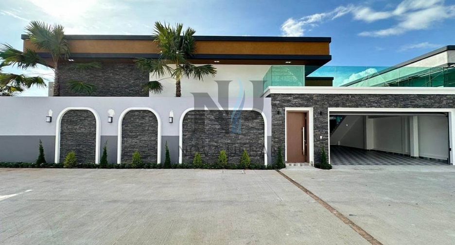 For rent 4 ベッドルーム villa in East Pattaya, Pattaya