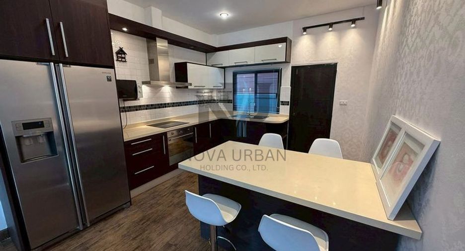 For sale 3 bedrooms villa in Huay Yai, Pattaya