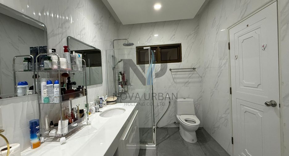 For sale 3 bedrooms villa in East Pattaya, Pattaya