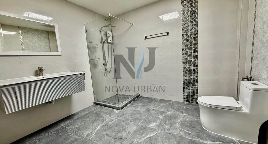 For sale 4 bedrooms villa in Bang Lamung, Chonburi