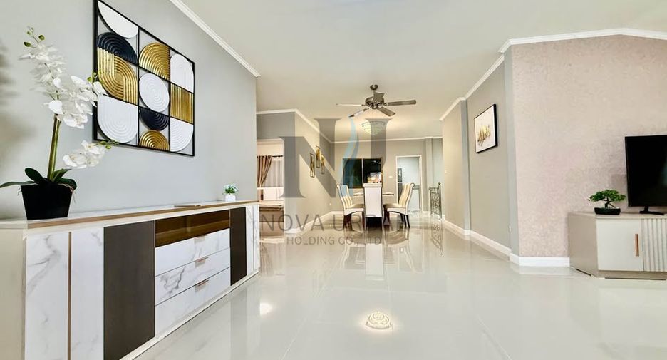 For sale 4 bedrooms villa in Bang Lamung, Chonburi