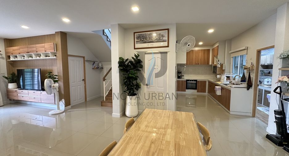 Casa en venta de 4 habitaciones en Bang Lamung, Chonburi