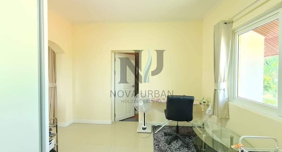 For sale 4 bedrooms villa in Sattahip, Chonburi